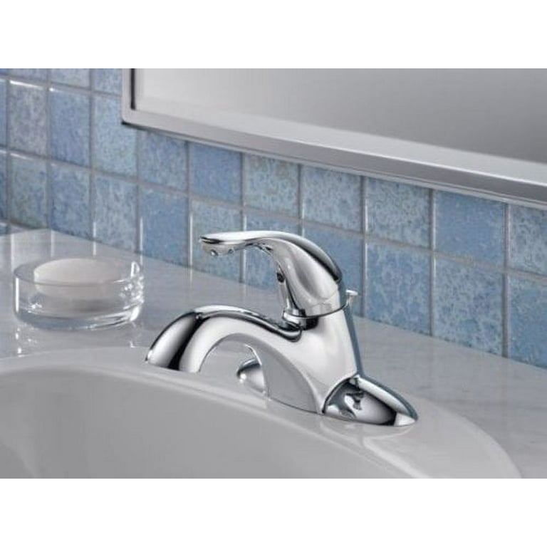 Delta Foundations Chrome 4-in centerset 1-handle WaterSense Bathroom Sink  Faucet with Drain