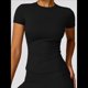 thumbnail image 4 of Camiseta Básica de Verano para Mujer, Corta, Cuello Redondo, Corte Ajustado, Top Corto Negro L, 4 of 10