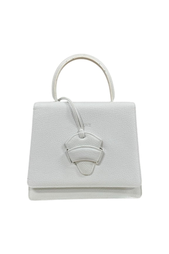 Pre-Owned Loewe Barcelona handbag in white leather. (Fair)