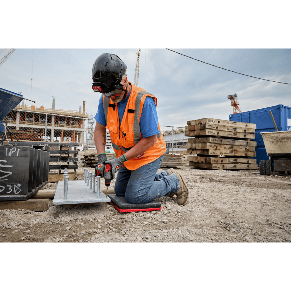 Milwaukee 48-73-6110 PACKOUT Kneeling Pad with Foam and Non-Slip Base