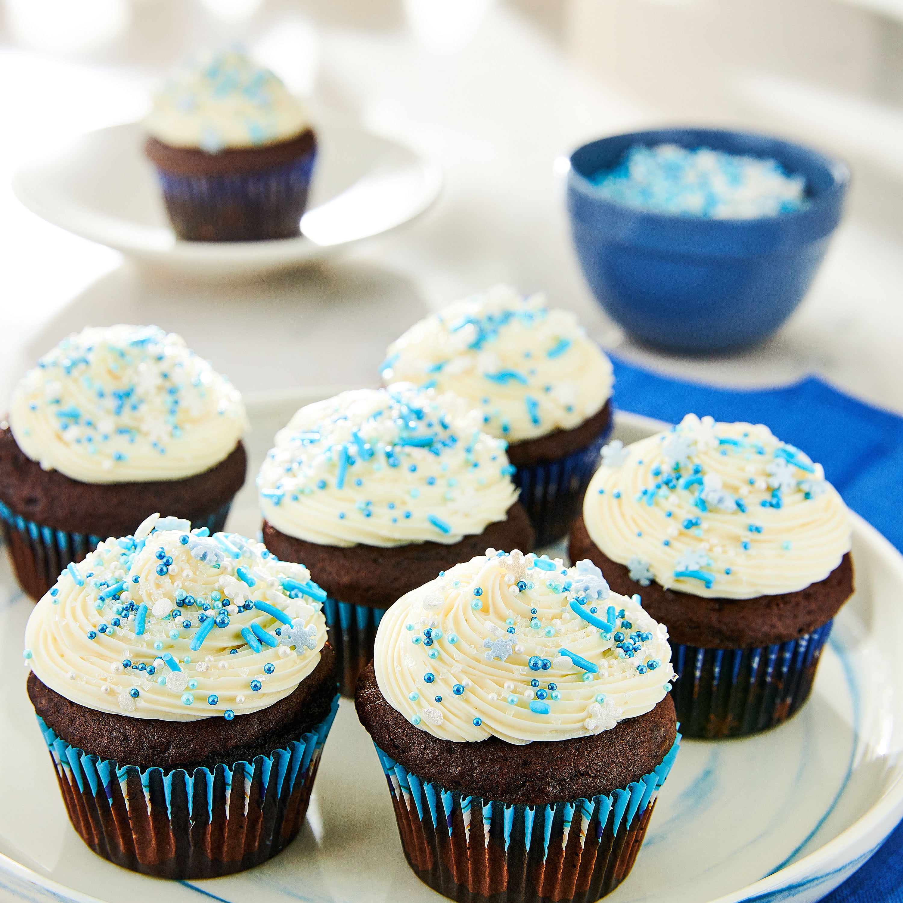 Great Value Blue and White Snowflake Dessert Sprinkles, 2.82 oz