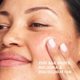 thumbnail image 3 of Suero It Cosmetics Bye Bye Dark Spots Niacinamida Vitamina C para Todo Tipo de Piel, 3 of 6