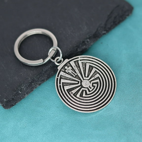 The Maze Runner Labyrinth Pendant Keychain Thomas Fashion Movies Spiritual Keyring Jewelry for Men Women Key Chain Bijoux