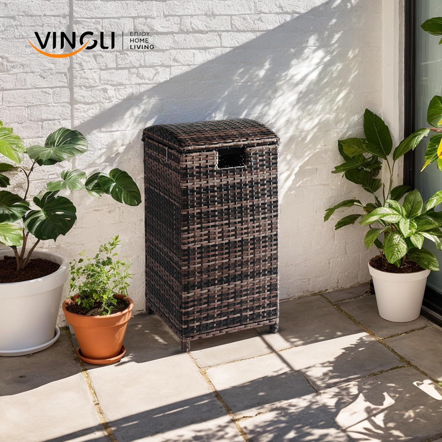 VINGLI Outdoor Trash Can, 33 Gallon Trash Can with Convenient Lid, Rattan Garbage Container with Side Hook, Weatherproof Patio Trash Can for Graden, Yard, Patio, Brown