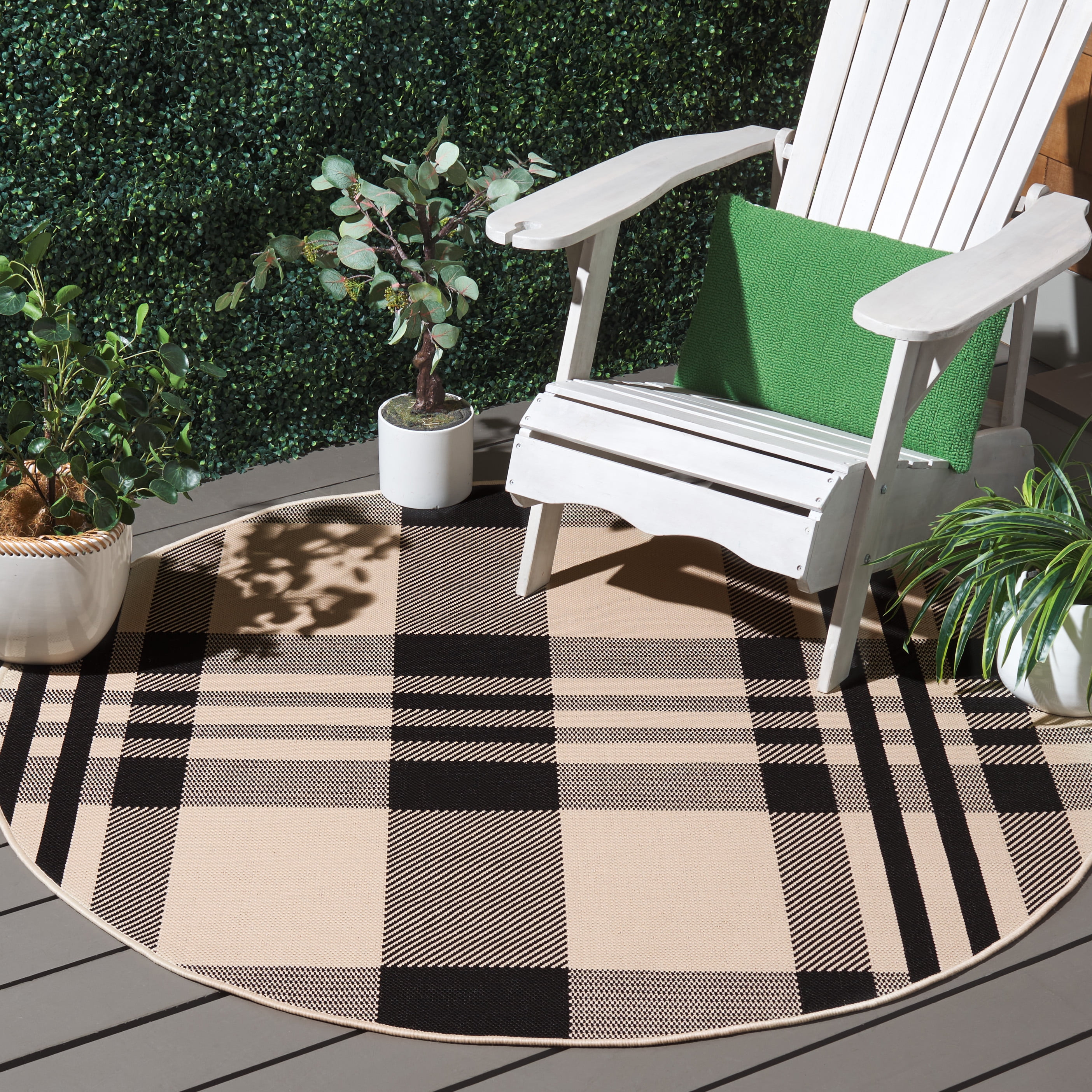 Safavieh Courtyard Benjamin Plaid Indoor/Outdoor Area Rug, Black/Bone, 7'10" x 7'10" Round