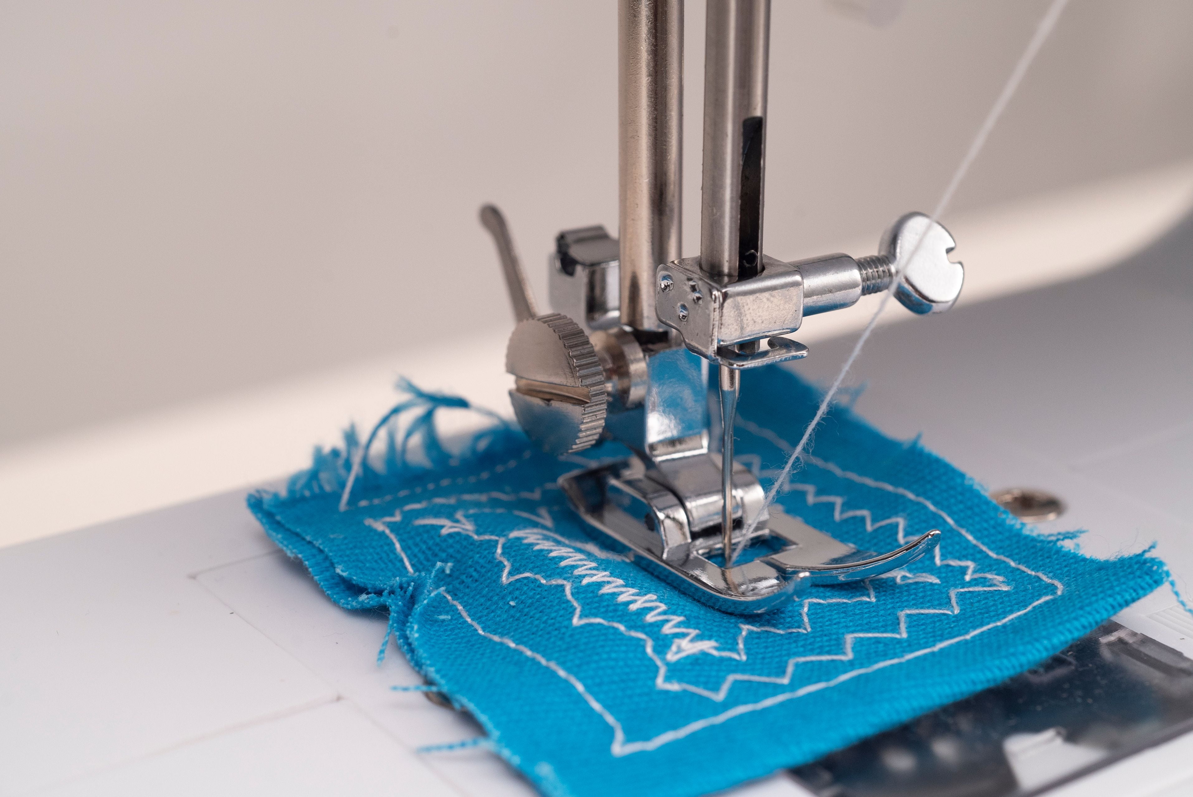 Michley SS-700+ 16-Stitch Desktop Sewing Machine, 863975000143