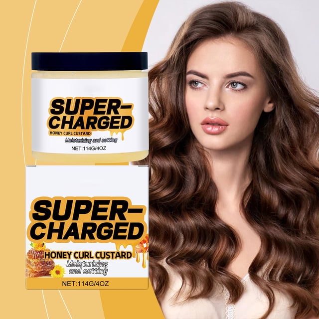 crema para peinar cabello rizado | fluffys styling & glossy styling | crema hidratante con elastina | frasco de 145 ml frasco multicolor frontal con envase y caja etiquetados "SUPER-CHARGED" visibles; a la derecha, modelo con rizos largos y textura definida mostrando brillo natural; suele usarse para definir rizos y facilitar el peinado.