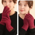thumbnail image 4 of Guantes de invierno para mujer de punto trenzado para mensajes de texto con pantalla táctil y smartphone, 4 of 5