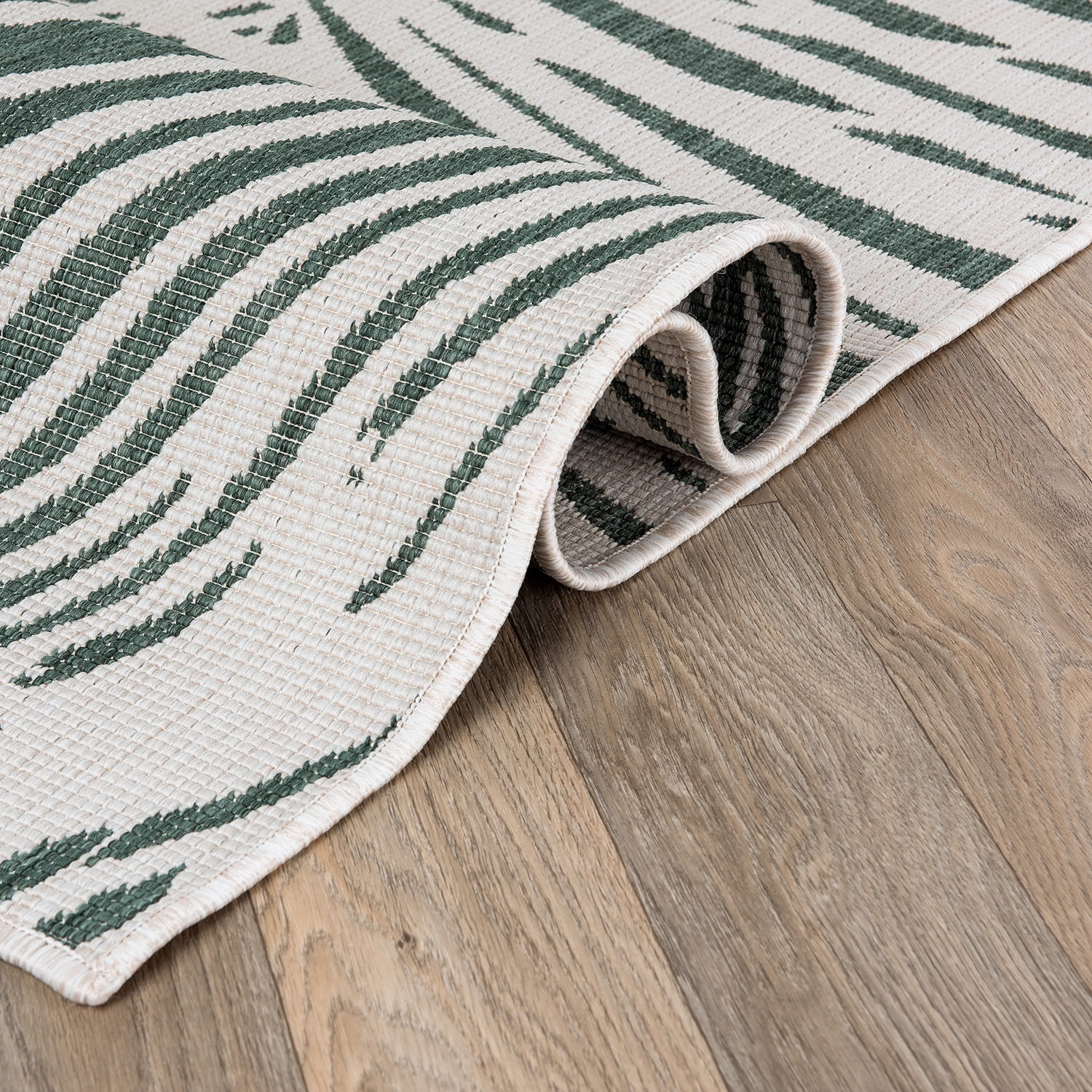 World Rug Gallery Contemporary Nature Inspired Tropical Leaves Reversible Indoor/Outdoor Area Rug - Green 5'x7'