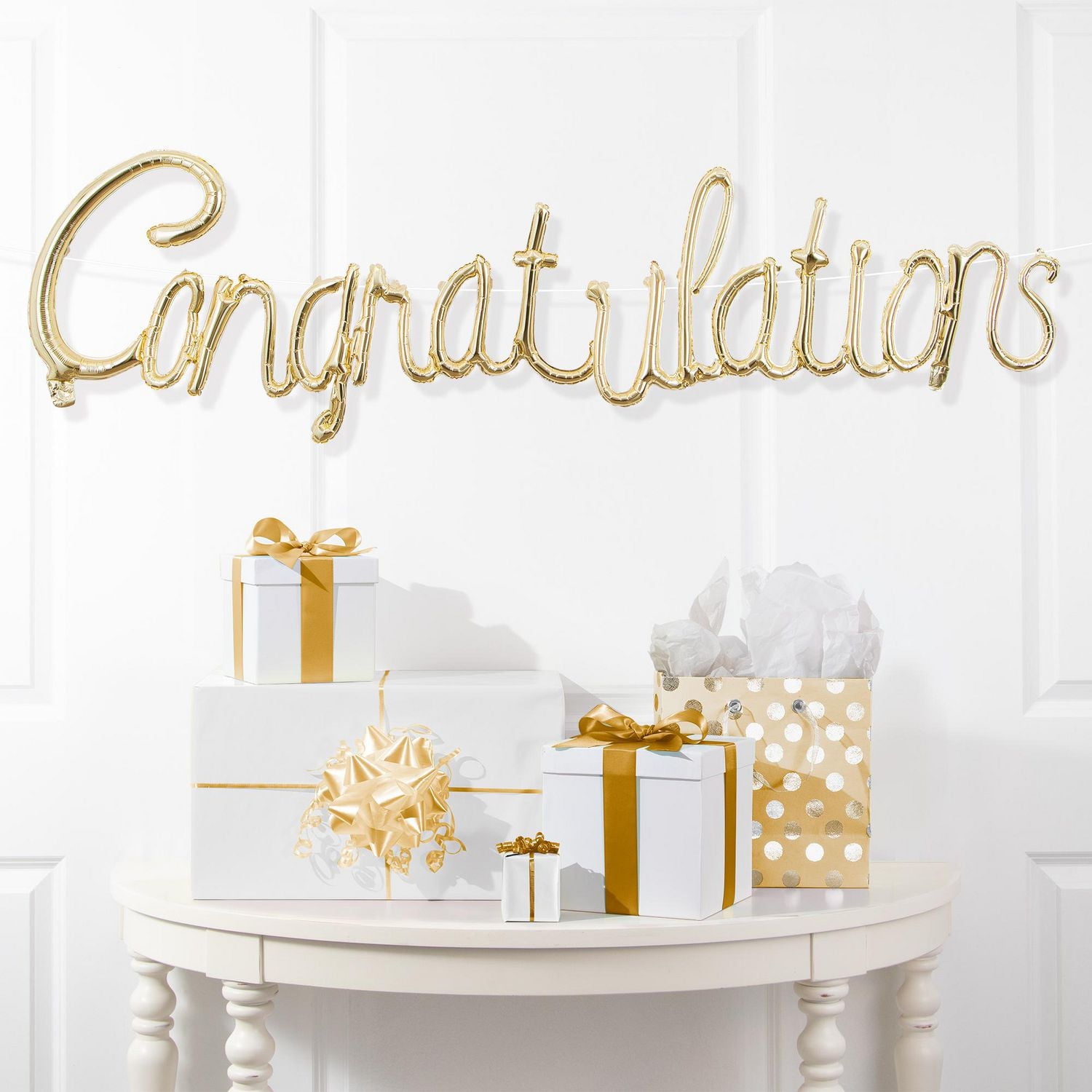 Bannière de ballons de félicitations dorée