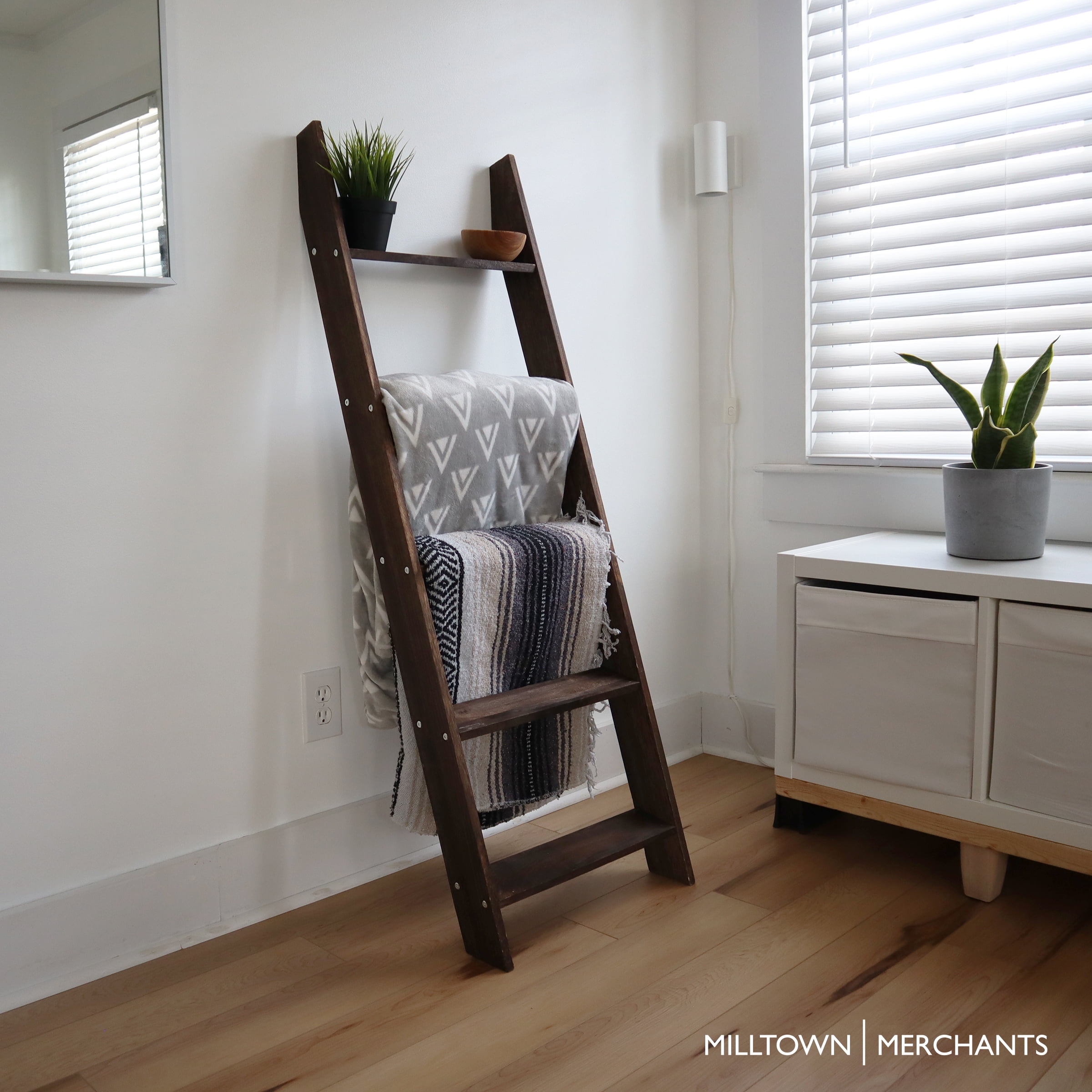 Milltown Merchants Rustic Wooden Leaning Blanket Ladder (Brown)