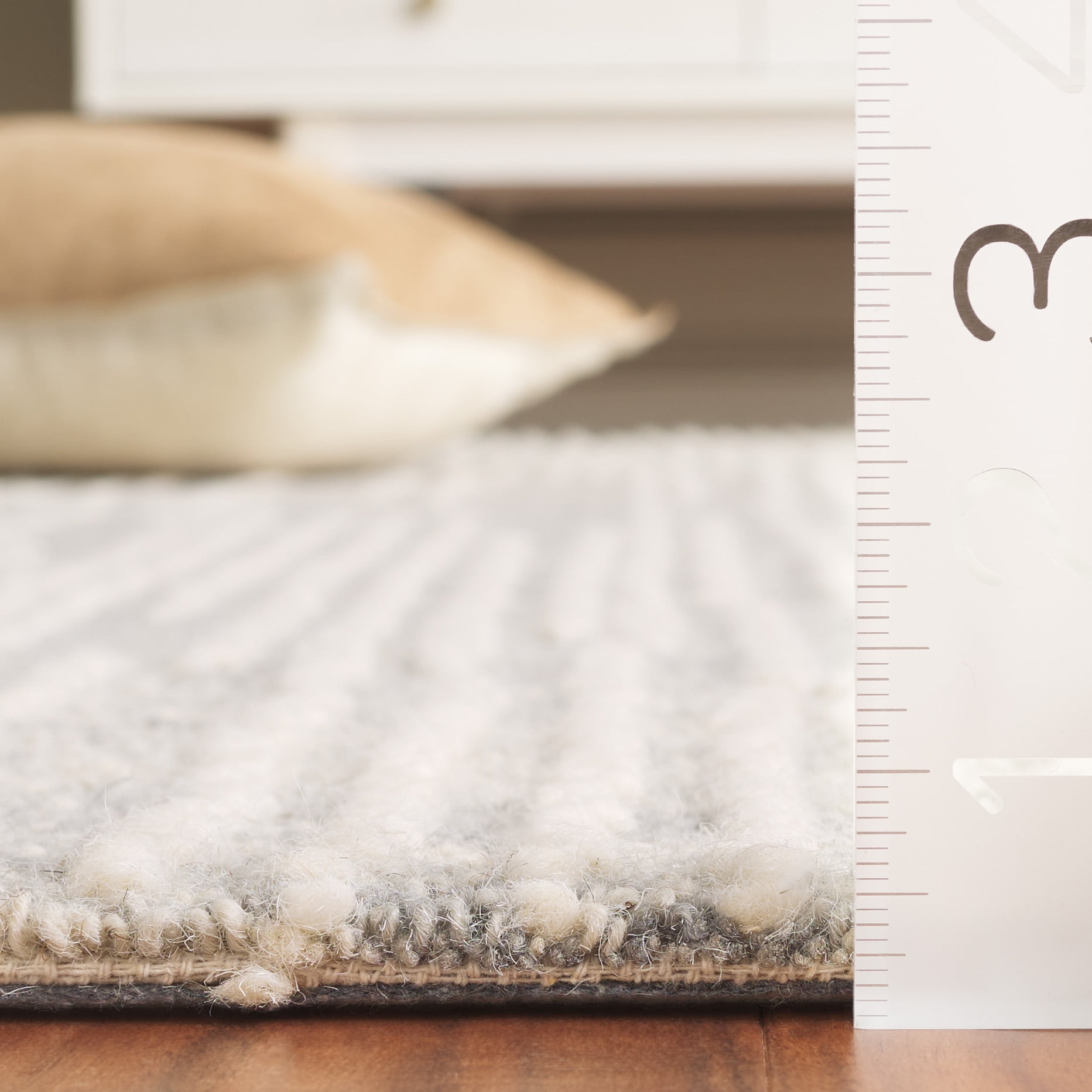 SAFAVIEH Abstract Nina Striped Geometric Area Rug, Light Gray/Ivory, 5' x 8'
