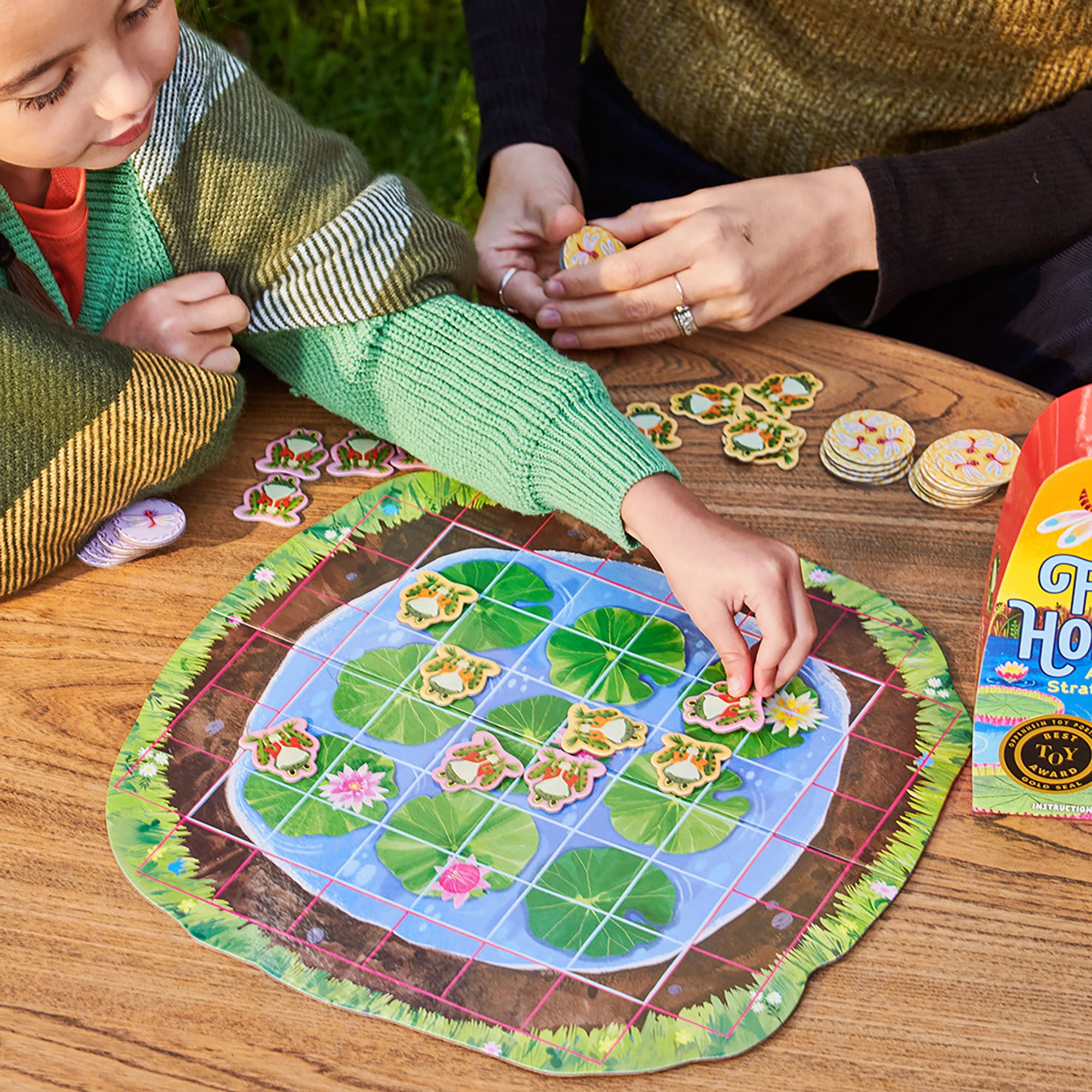 eeBoo: Frog Hopkins Game - A Board Game Of Strategic Hopping Around The Pond, Playful Frog & Butterfly Pieces, Spatial Activity, Kids 4+, 2-4 Players