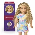 thumbnail image 1 of Muñeca American Girl Truly Me #115 de 18 pulgadas con ojos grises, cabello rubio rizado, piel clara, vestido tipo camiseta teñido anudado, para mayores de 6 años, 1 of 5