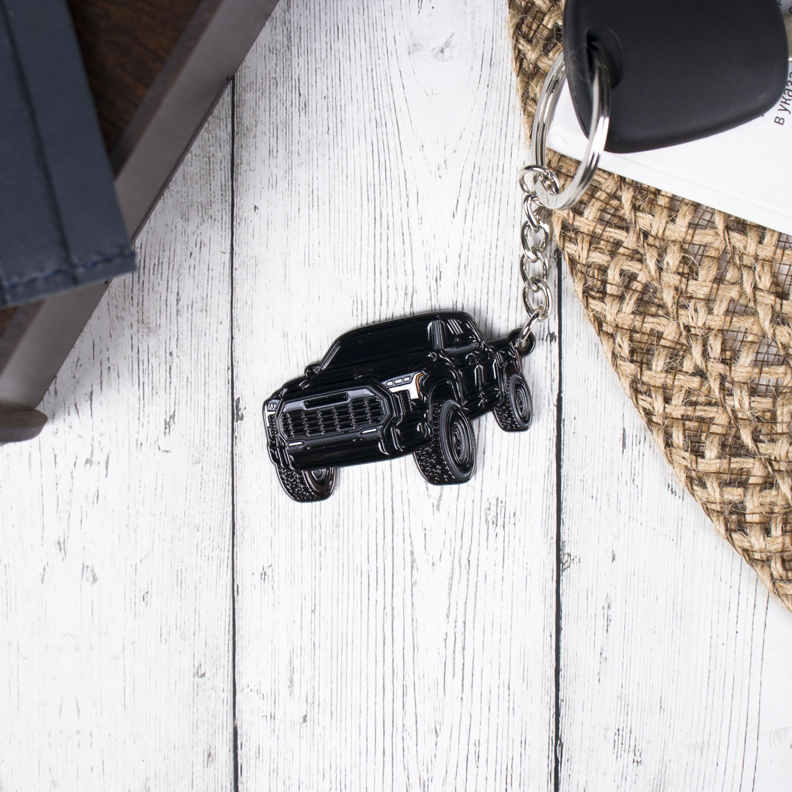 Accessories Metal Tundra Keychain 2024 2023 - Key Ring Fob Cover Ring Key Chain Toy Gift Truck