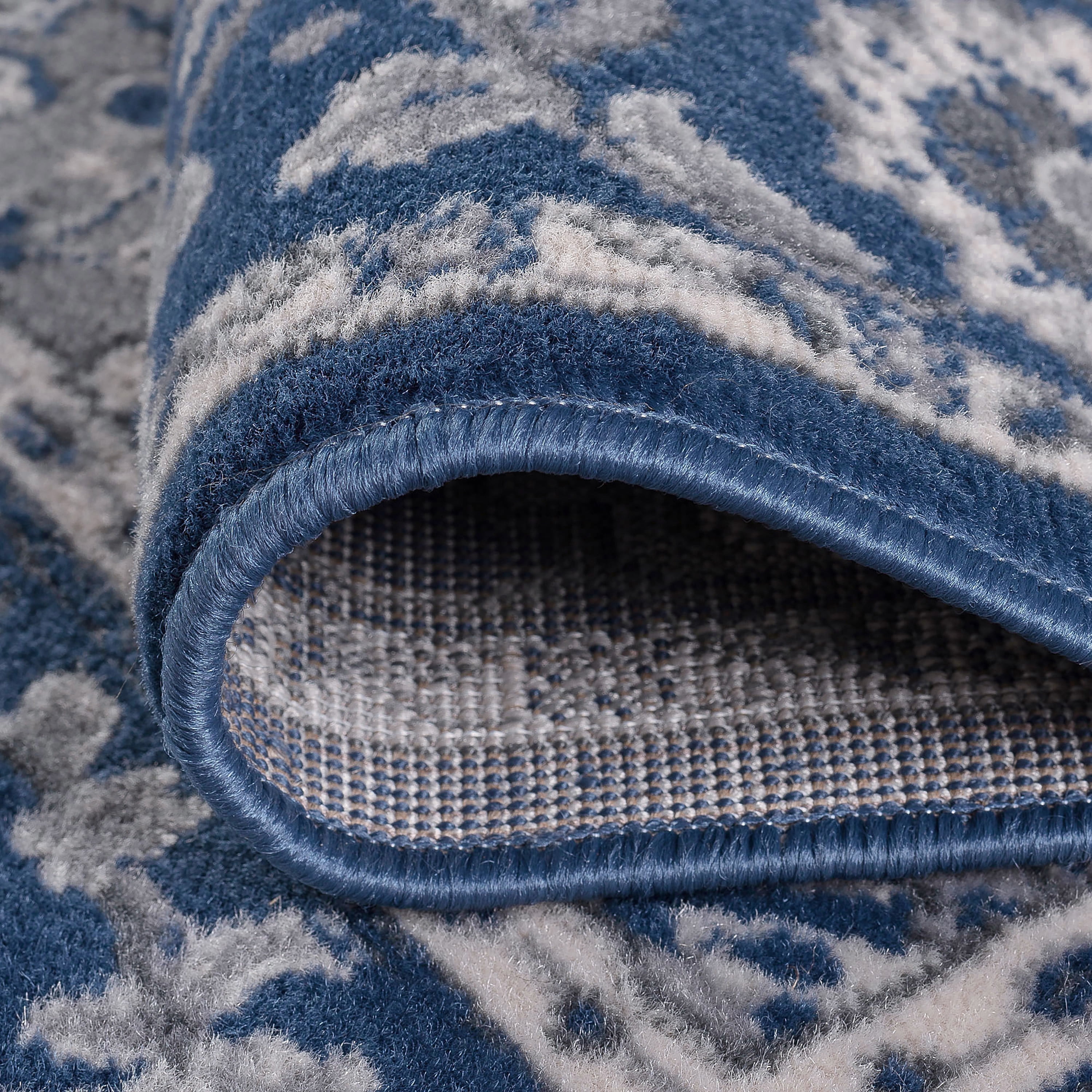 Madison Traditional 2' x 3' Navy and Cream Polypropylene Indoor Area Rug