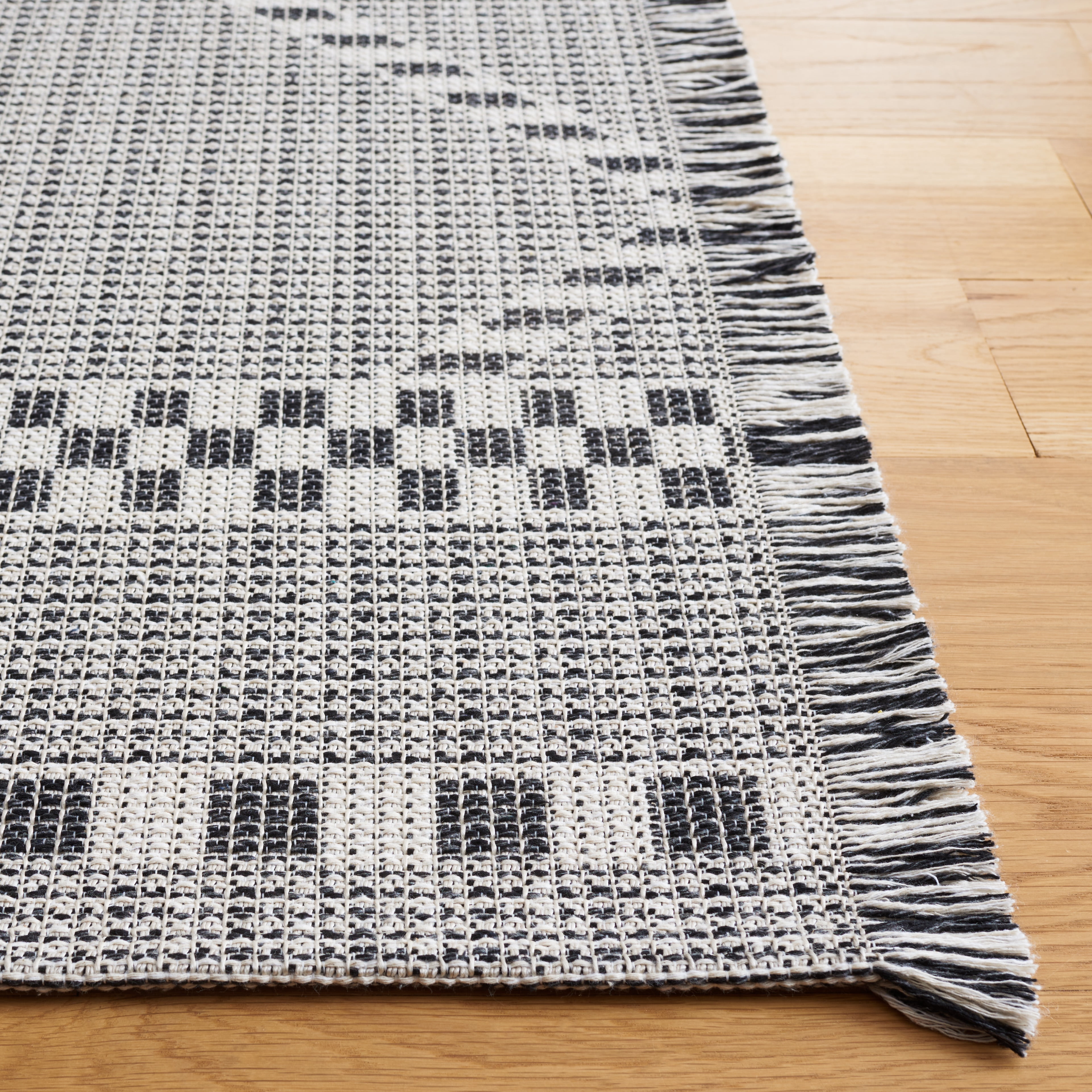 SAFAVIEH Augustine Heathe Trellis Area Rug, Ivory/Black, 9' x 12'