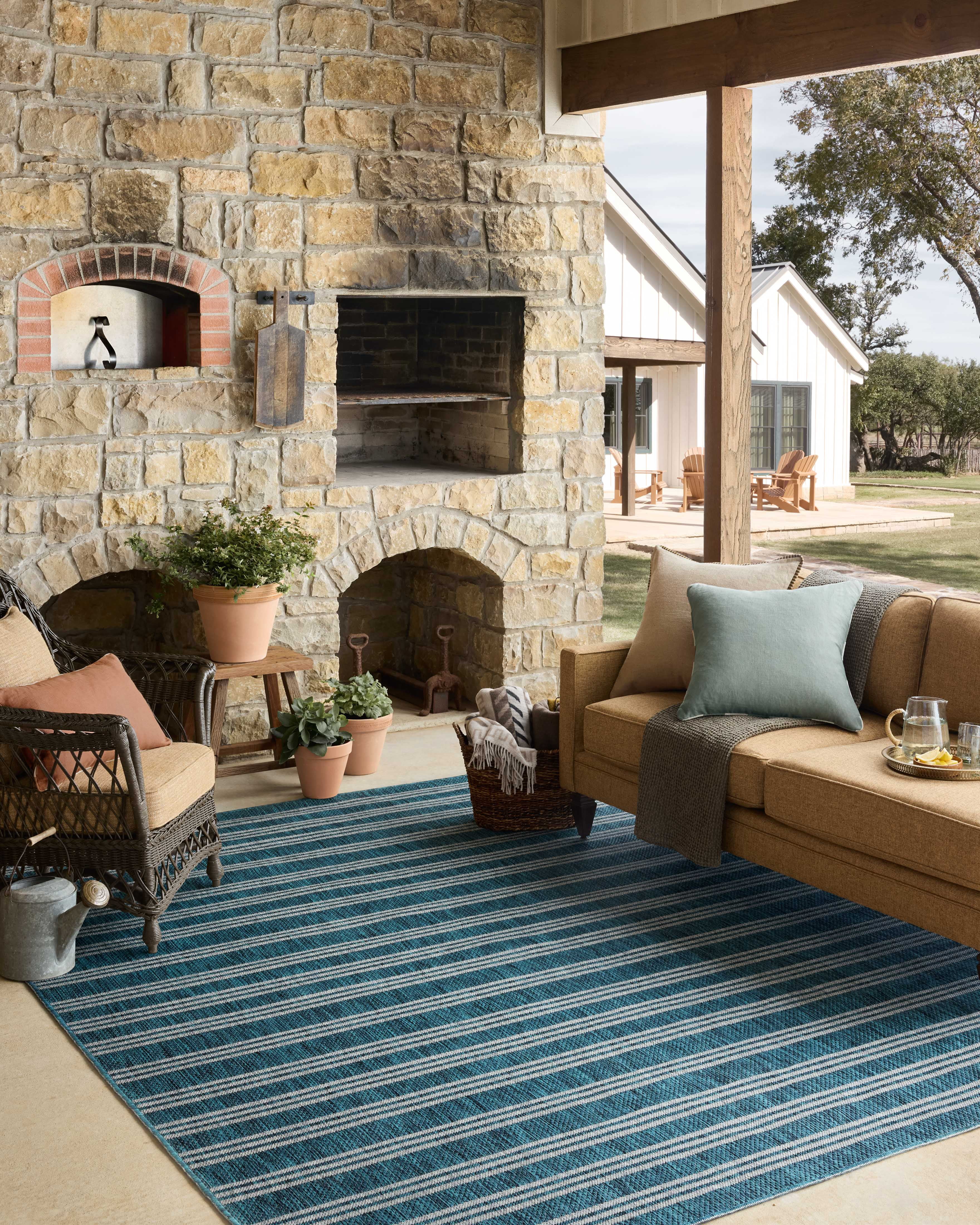Indoor Outdoor Rug 4x6, Reversible, Loloi Easton Teal / Fog (4' x 6')