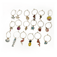 thumbnail image 1 of Marcadores de bebidas divertidos, dale vida a tus fiestas con personalidad, aleación de zinc de alta calidad que garantiza durabilidad, chapado en oro y esmalte para un toque lujoso, 1 of 5