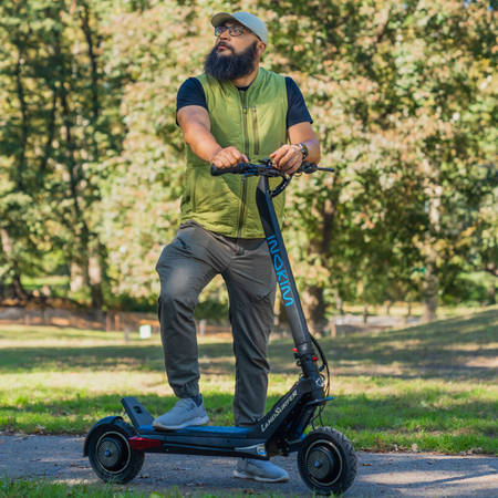 INOKIM - Oxo Super Scooter w/68 miles Max Operating Range & 40 Mph Max Speed - Black