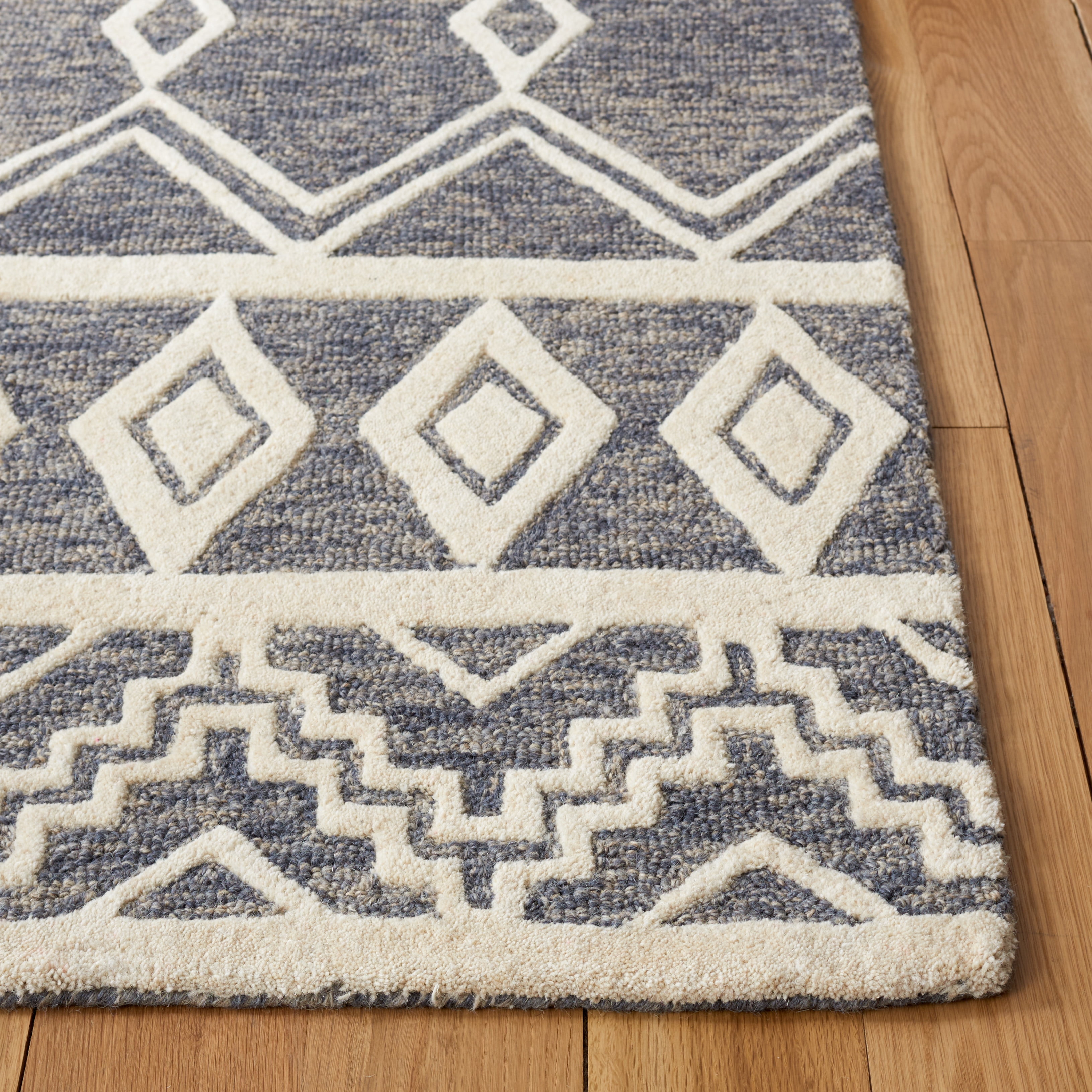 SAFAVIEH Abstract Torrey Geometric Wool Area Rug, Gray/Ivory, 6' x 6' Square
