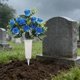 thumbnail image 5 of MTBLYS Ramo de rosas pavo real artificiales|flores falsas en jarrón para decoración de tumbas en cementerios|Arreglo floral funerario conmemorativo para decoraciones navideñas al aire libre, 5 of 6