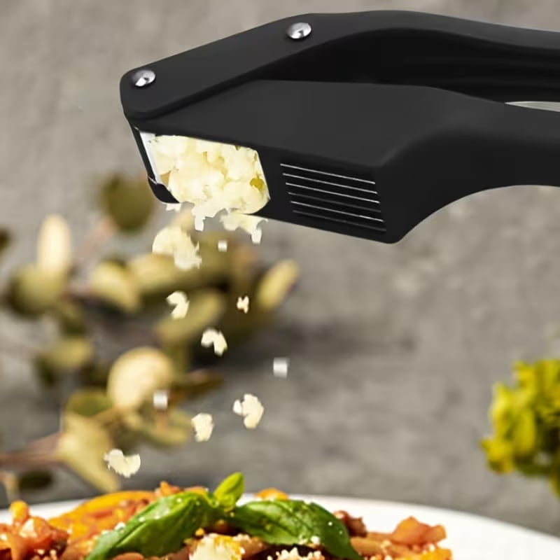 Multifunctional garlic press 2-in-1 garlic slicer garlic masher kitchen tool reusable