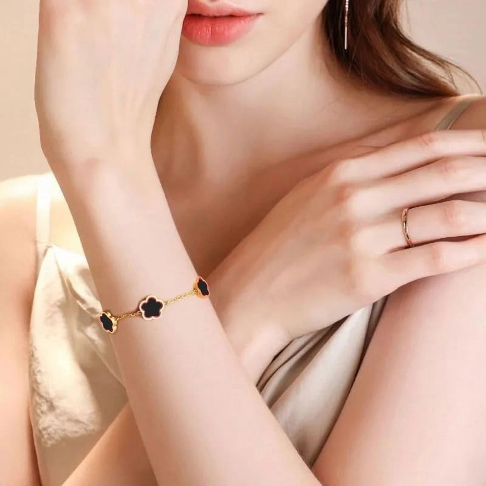 Clover Jewelry Set 18K Gold Plated Stainless Steel Necklace with Flower Design Four leaf clover for Women, Elegant Four Leaf Clover Necklace Floral Style Jewelry