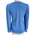 thumbnail image 2 of Blusa tipo túnica Nikou con escote en V y encaje abullonado para mujer, 2 of 3