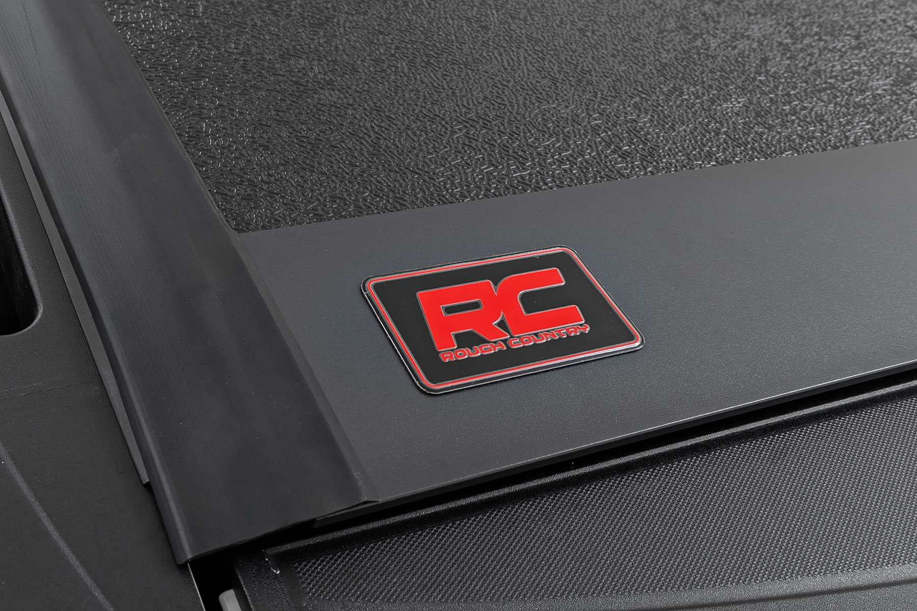 Rough Country Low Profile Bed Cover for 2009-2018 Ram 1500 | 6'4" - 47318650B