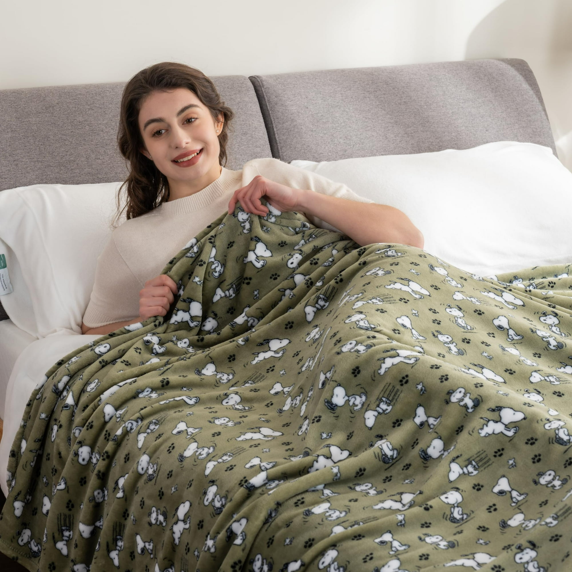 Berkshire Blanket Peanuts Velvetloft Cute Character Snoopy Plush Blanket loden Green full Queen 90 In X 90 In Official Peanuts Product Other Full Qu