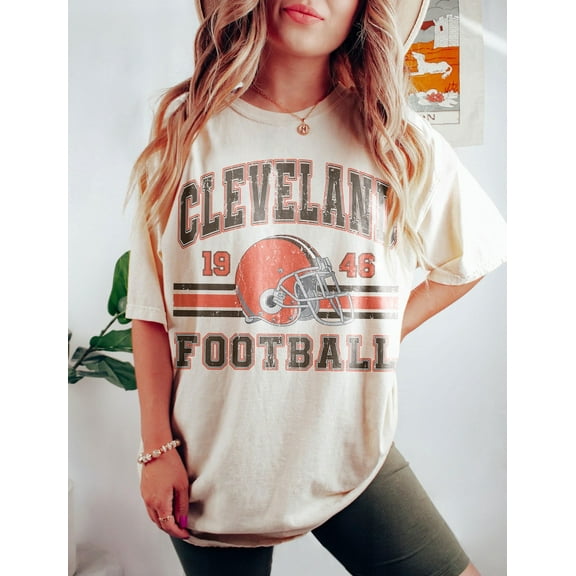 Vintage 90s Style Cleveland Football fan t-shirt