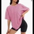 thumbnail image 1 of Camiseta Básica de Corta con Cuello en V, Color Rojo , Talla S, 1 of 5