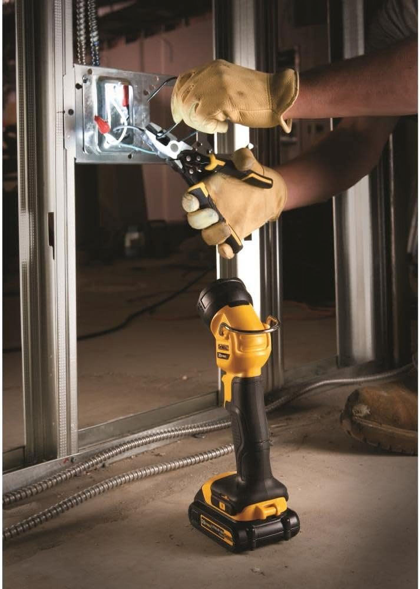 Dewalt 20V 110 Lumens MAX LED Flashlight