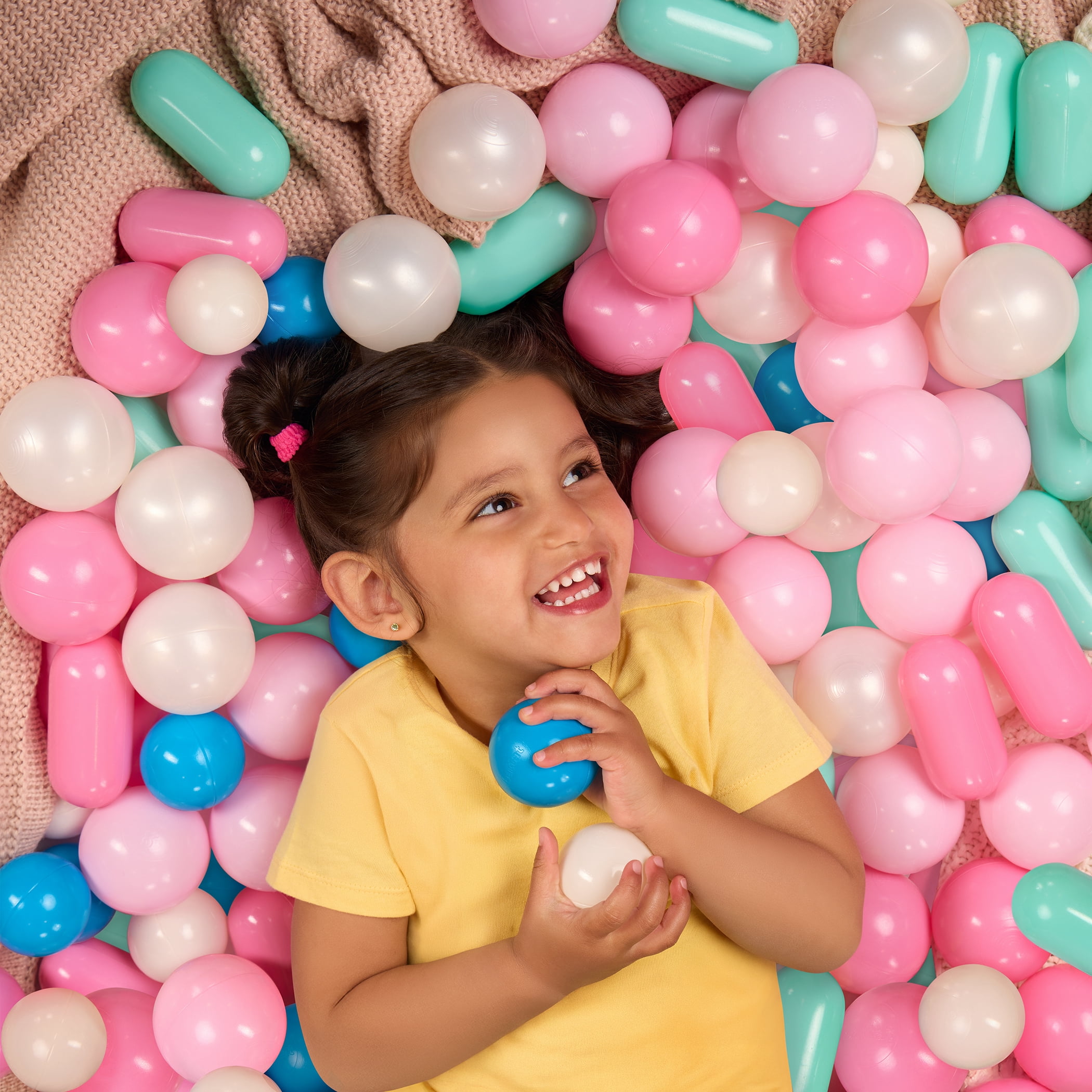 Battat Bag of Balls Sweet Retreat 105 Plastic Play Balls for Ball Pit & Reusable Storage Bag for Toddlers 12 Months +