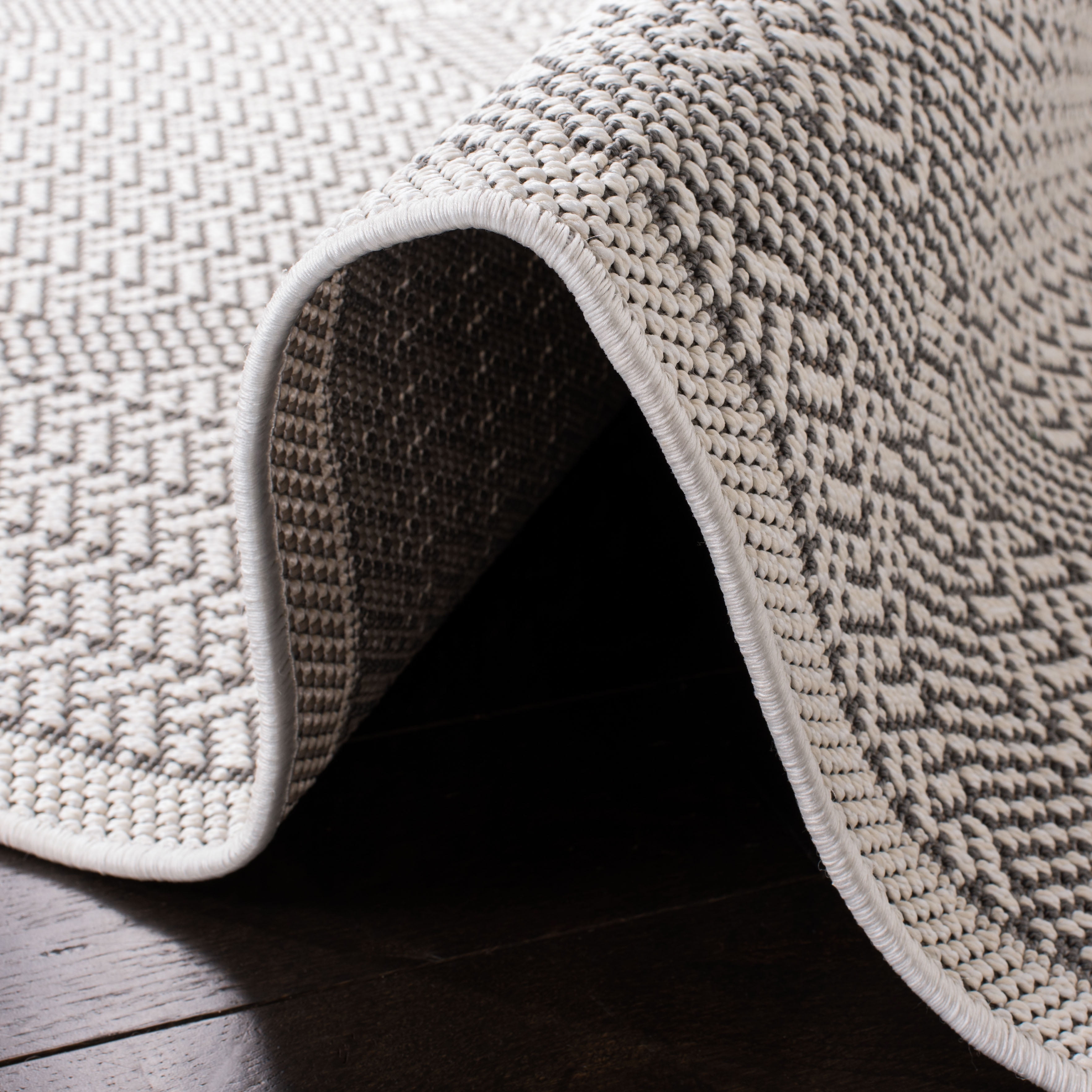 SAFAVIEH Machine Washable Rug Indoor/Outdoor Bermuda Collection - Bermuda Julijana Geometric Diamonds Indoor/Outdoor Area Rug Cream/Grey, 9' x 12'
