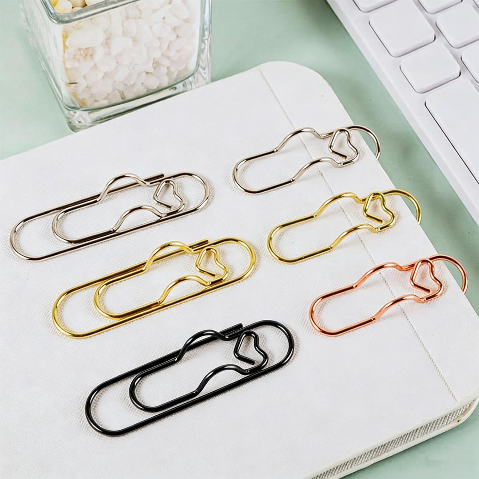 Oversized Paper Clip with Pen Holder, 4 Colors Heart Shaped Metal Pens Holders Clips, Reusable Carbon Steel Paperclip Pen Holder for Notebooks Papers Planner Jumbo Office Supplies