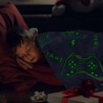thumbnail image 2 of Mando de juego Blanket Gitrat que brilla en la oscuridad, 100 x 125 cm, 2 of 7