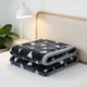 thumbnail image 5 of Manta Gruesa de Raschel de Doble Capa 150x200cm – Cubrecama de Poliéster de Franela Cálida, Manta Nube Suave Antiestática para Sofá o Dormitorio, Diseño Geométrico, Blanco/Negro, 5 of 6