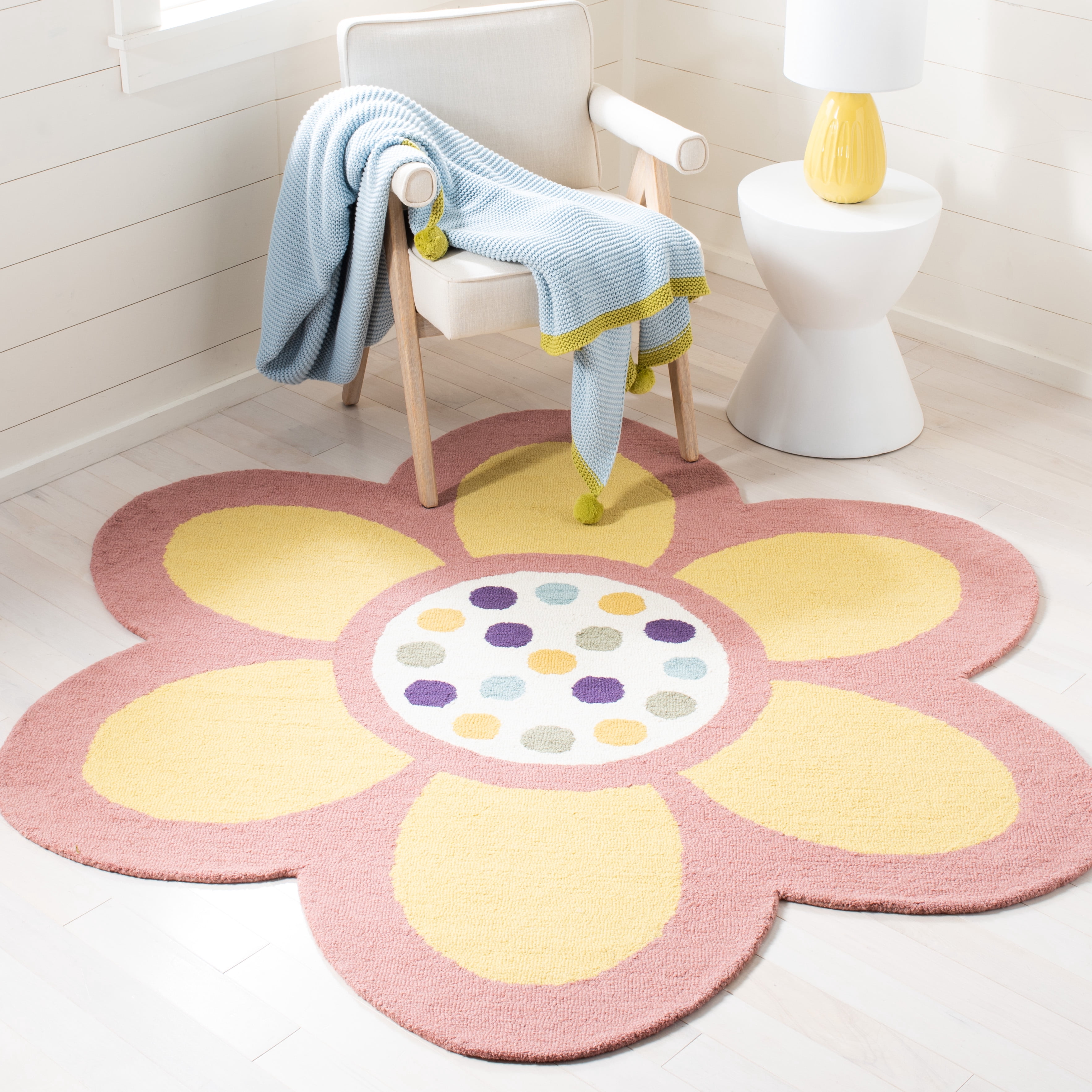 SAFAVIEH Novelty Morven Floral Area Rug, Pink/Yellow, 6' x 6' Round