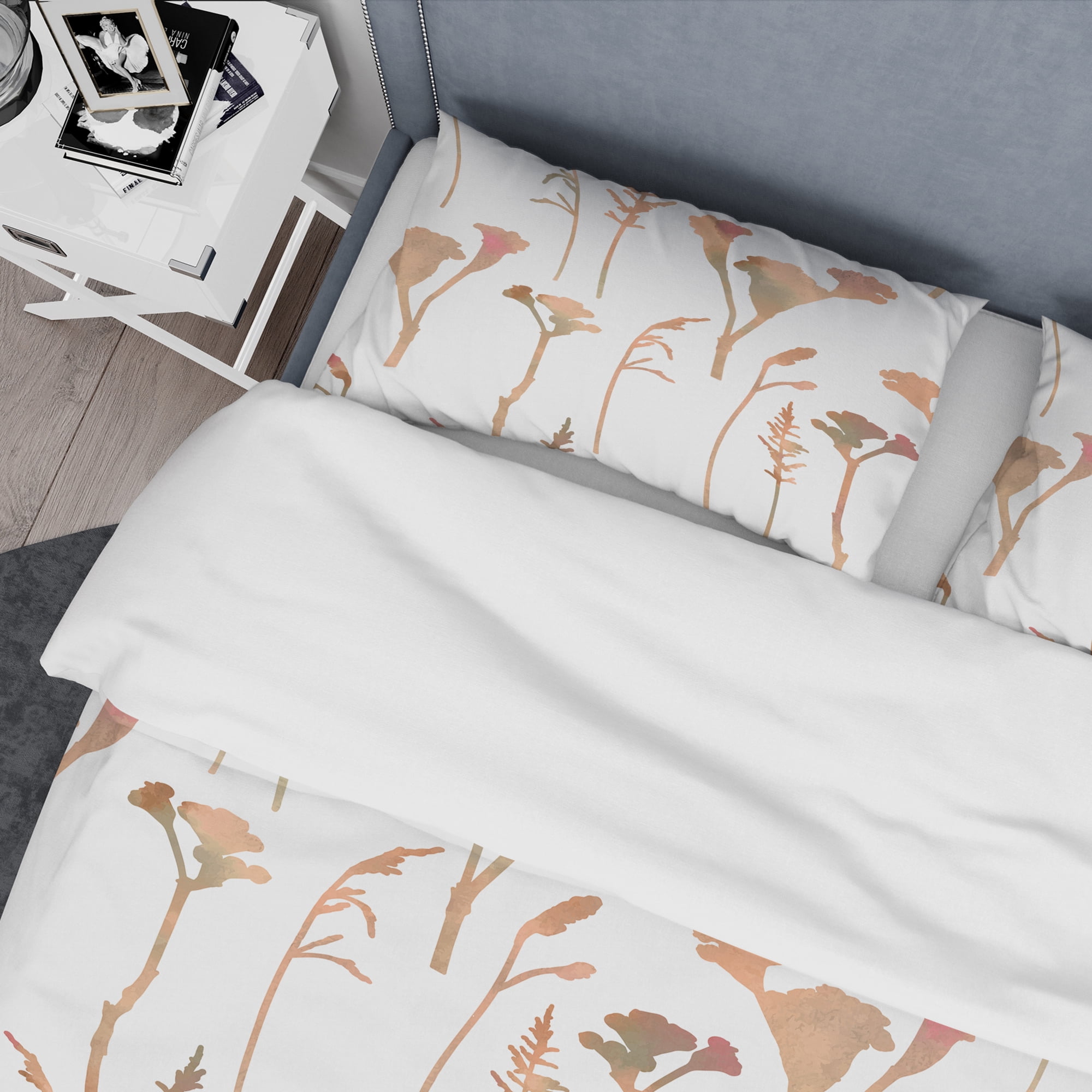 Designart 'Retro Handdrawn Flowers I' Mid-Century Modern Duvet Cover Set