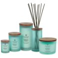 thumbnail image 3 of Velas aromáticas Chesapeake Bay Balance + Harmony, aroma a nenúfar y pera, tamaño mediano, cera de soja natural, 50 horas de combustión, paquete de 2, 3 of 5