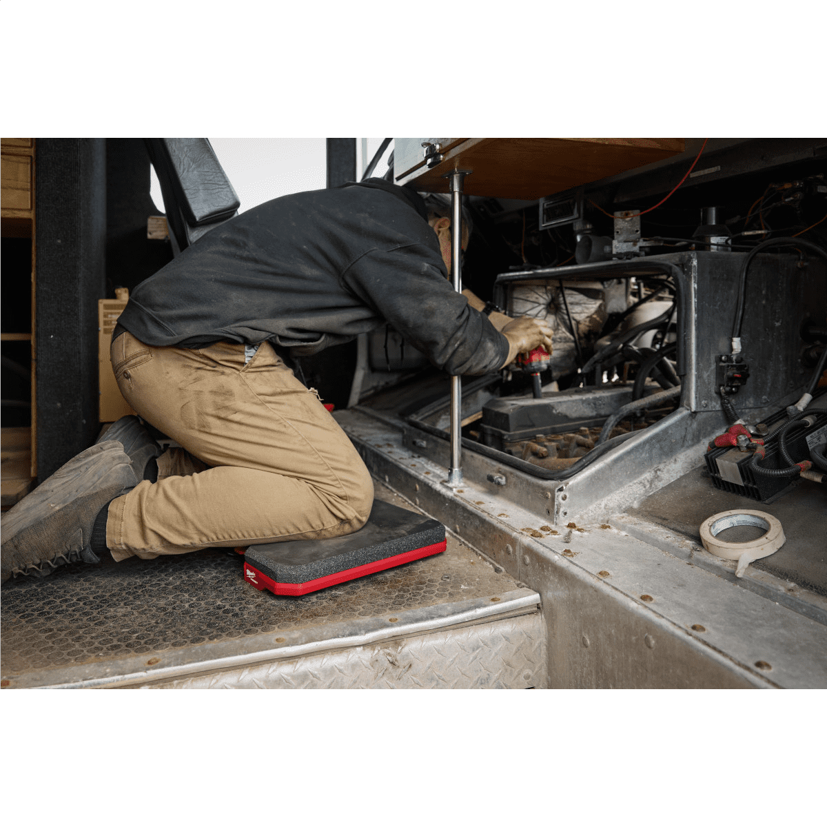 Milwaukee 48-73-6110 PACKOUT Kneeling Pad with Foam and Non-Slip Base