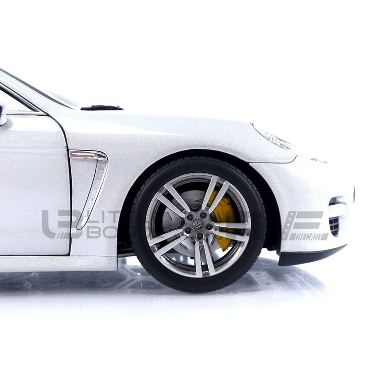 2009 Porsche Panamera Turbo Silver Metallic 1/18 Diecast