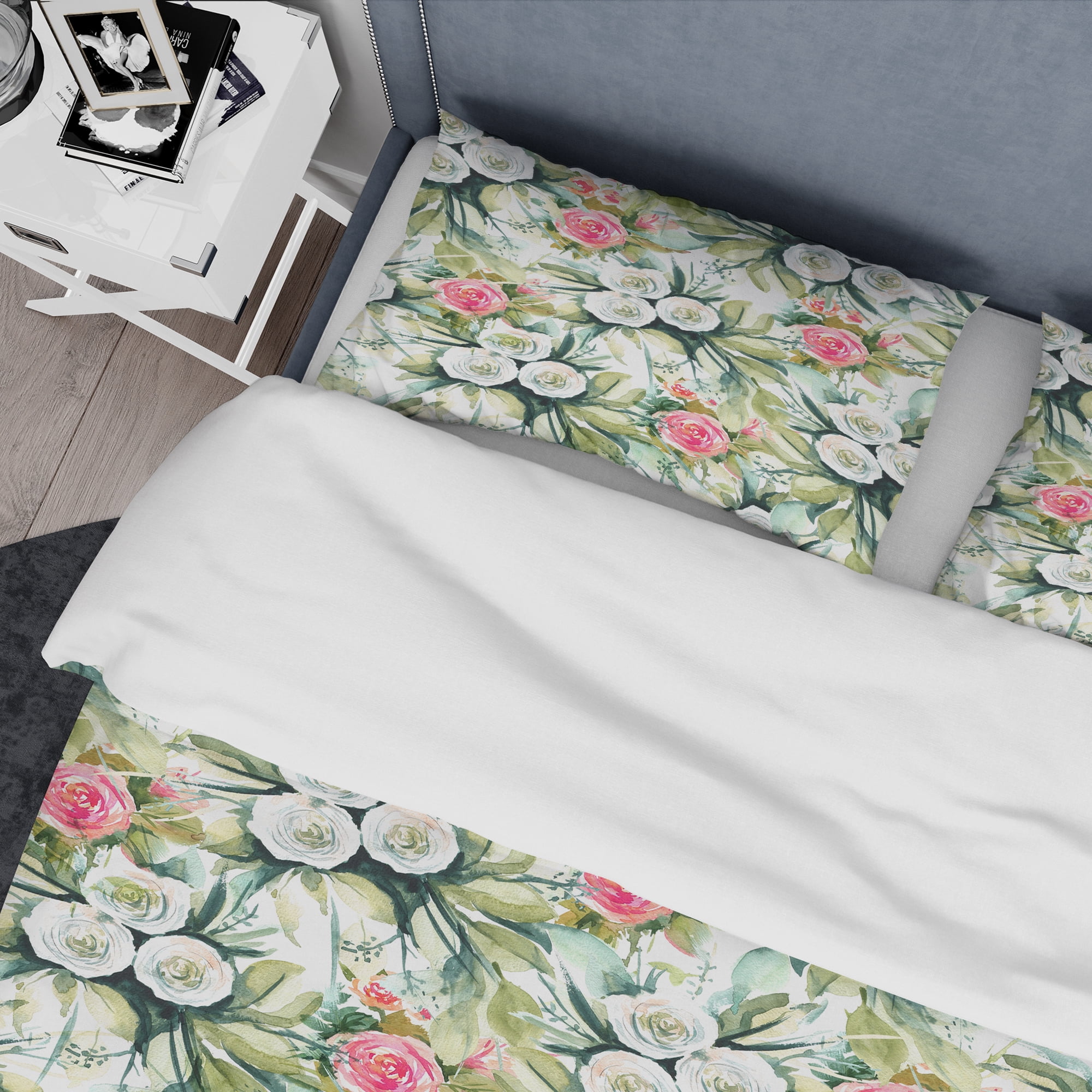 Designart 'White and Red Roses in Pattern' Traditional Duvet Cover Set
