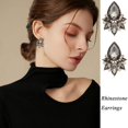 thumbnail image 3 of Pendientes FENBORY, estilo vintage, racimo de cristal, negro y gris, 3 of 9