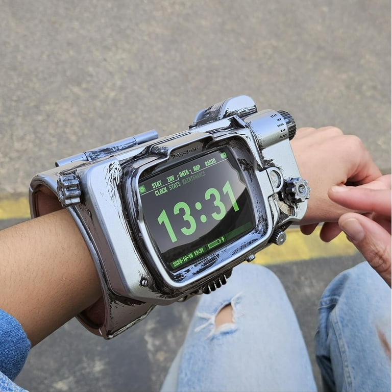 Fallout Pip-Boy: Life Size Wearable Cosplay Die-cast Replica