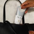 thumbnail image 4 of Loción reafirmante e hidratante Olay para manos y cuerpo con colágeno 180 ml, 4 of 8