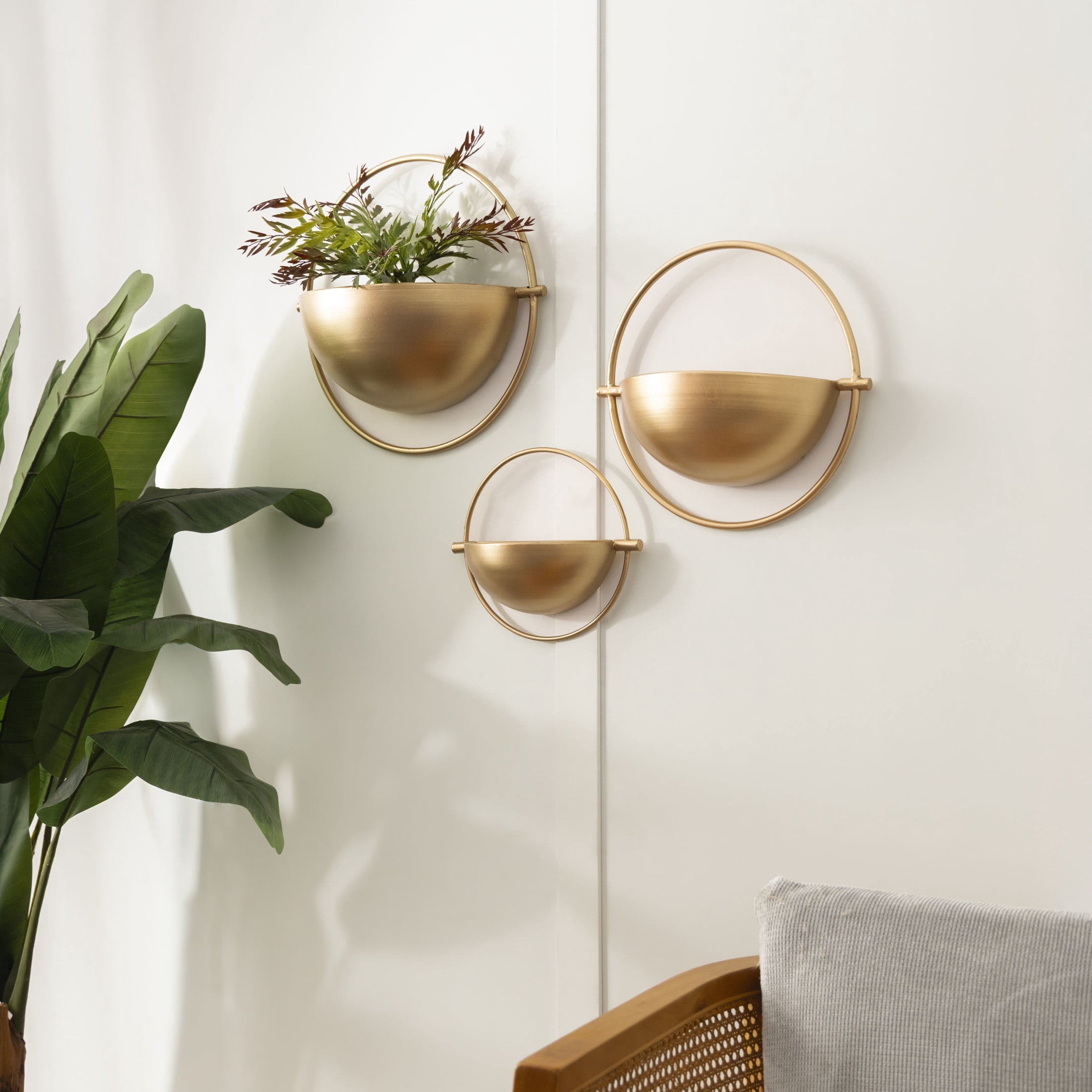 DecMode 15", 13", 10"H Round Gold Metal Geometric Wall Planter (3 Count)
