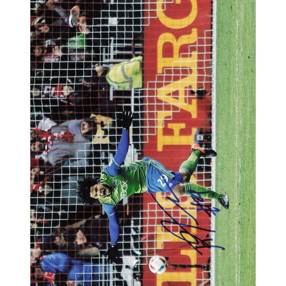 Roman Torres Autographed 8x10 Photo Seattle Sounders SKU #244185